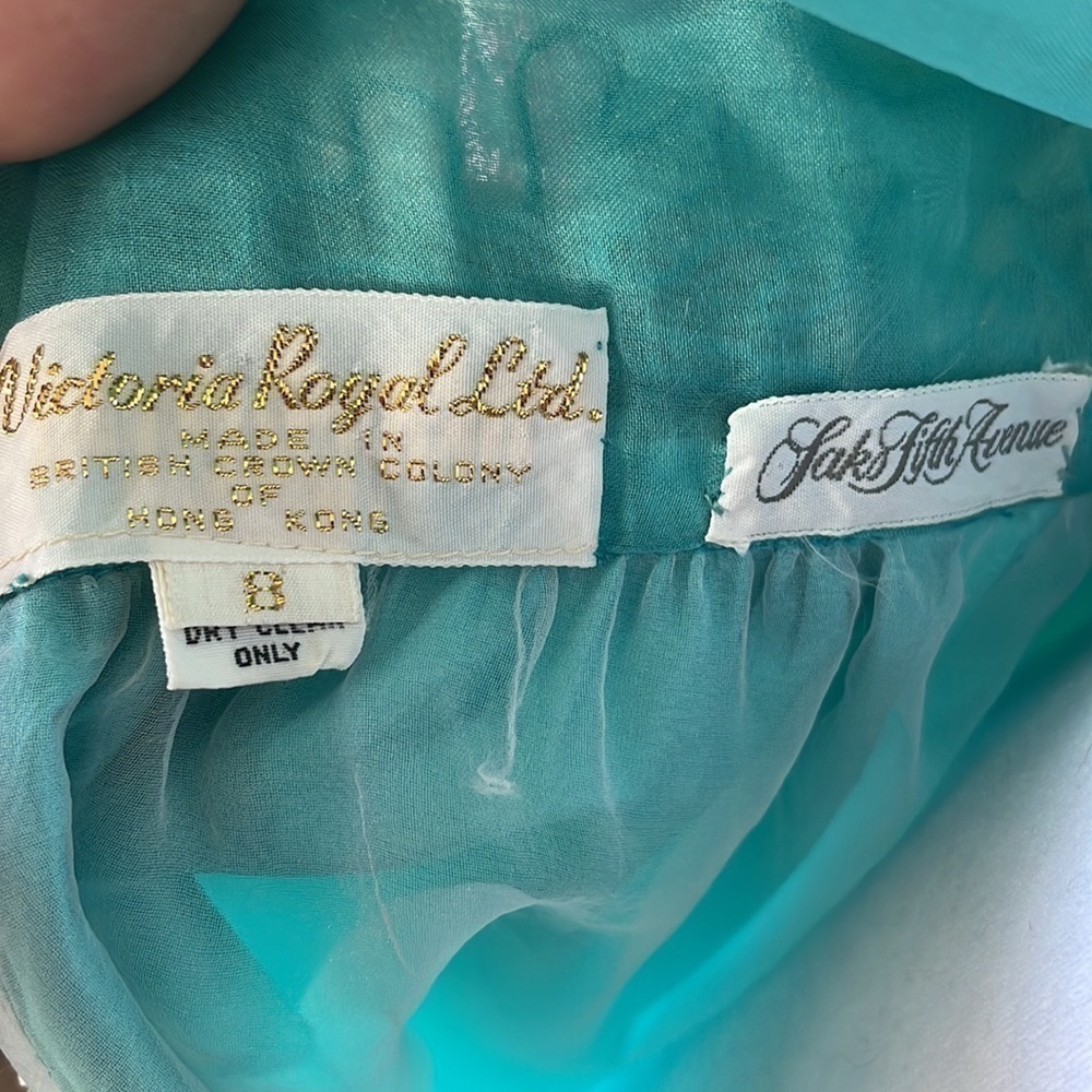 VINTAGE 100% Silk Hand Beaded Victoria Royal gown - Picture 12 of 13